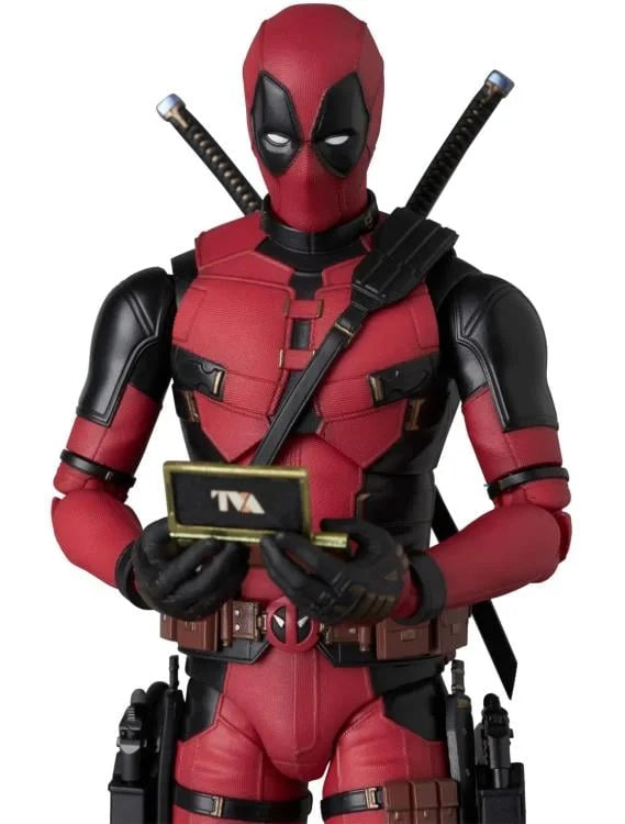 Preventa Figura Deadpool (con Dogpool) - Deadpool & Wolverine - MAFEX No. 284 marca Medicom Toy escala 1/12