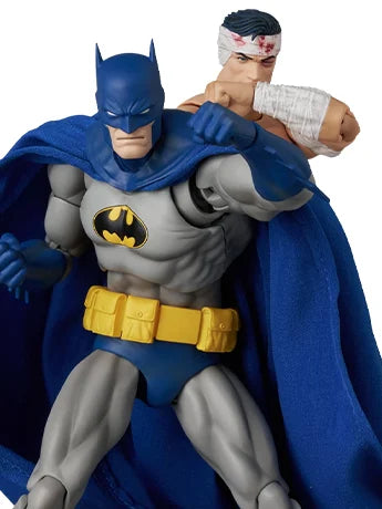 Preventa Figura Batman (Recollection Blue version) - DC Comics MAFEX No.333 marca Medicom Toy escala 1/12