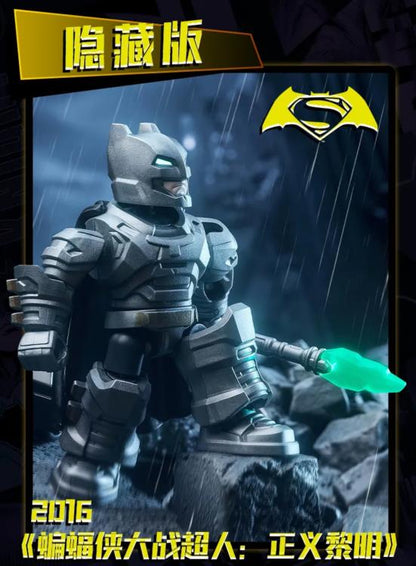 EN STOCK Figura DC Defender Version 01 - Legendary Batman Assemble 12 in 1 - Model Kit marca Blokees