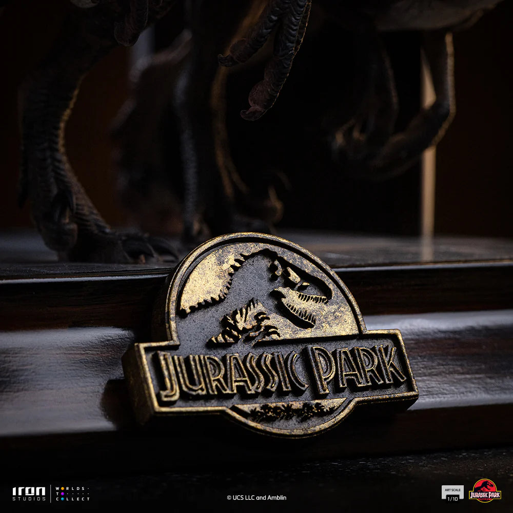 Preventa Estatua Raptors at the Kitchen's Door - Jurassic Park  marca Iron Studios escala de arte 1/10