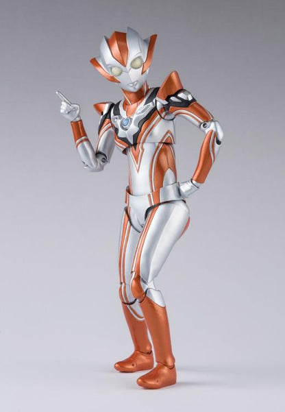Pedido Figura Ultrawoman Grigio Exclusive - Ultraman - S.H.Figuarts marca Bandai Spirits escala pequeña 1/12