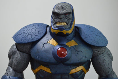 [EN STOCK] Figura Darkseid Deluxe - Justice League - The New 52 marca DC Collectibles 33 cm