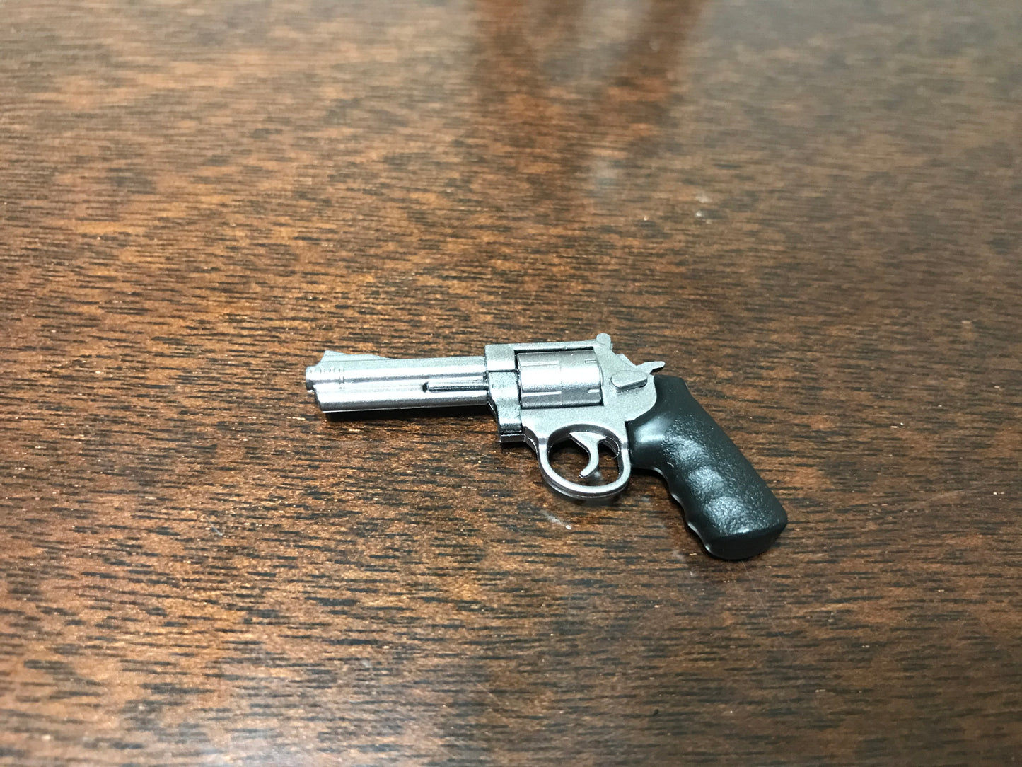 Accesorio Pistola Revolver para figuras escala 1/6